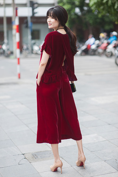 HH Thu Thuỷ vẫn đẹp dịu dàng sau hơn 20 năm đăng quang - 2
