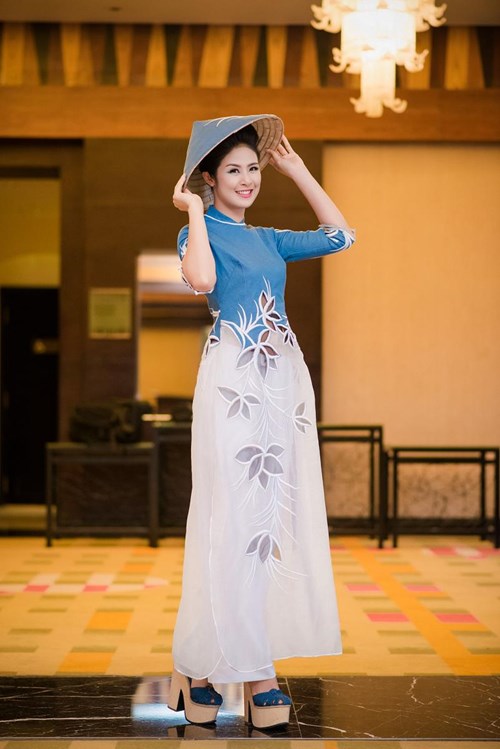 Hoa hậu Ngọc Hân đẹp nhất khi mặc áo dài - 14