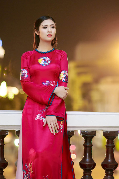 Hoa hậu Ngọc Hân đẹp nhất khi mặc áo dài - 1