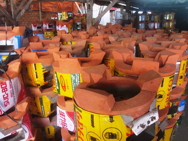 Làng nghề làm “ông Táo” nhộn nhịp đón Tết - 7