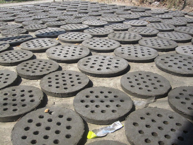 Làng nghề làm “ông Táo” nhộn nhịp đón Tết - 5