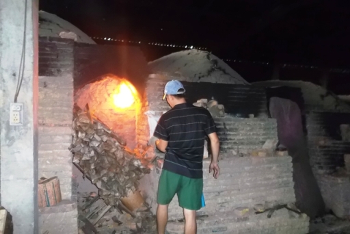 Làng nghề làm “ông Táo” nhộn nhịp đón Tết - 6