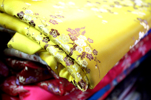 Khảo giá vải may áo dài đón Tết cho chị em Hà thành - 4