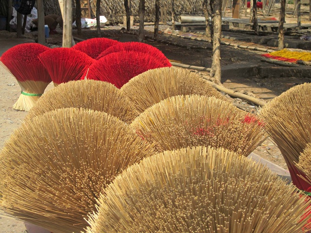 Rộn ràng đón Tết ở làng làm nhang cổ xưa nhất Sài Gòn - 9