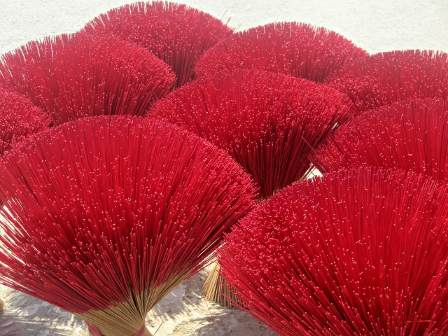 Rộn ràng đón Tết ở làng làm nhang cổ xưa nhất Sài Gòn - 8