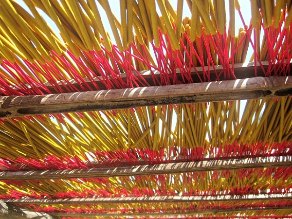 Rộn ràng đón Tết ở làng làm nhang cổ xưa nhất Sài Gòn - 13