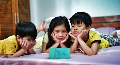 Những ông bố chăm khoe ảnh con nhất showbiz - 2