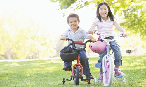 Những kiểu chăm con tai hại khiến trẻ... lùn đi - 2