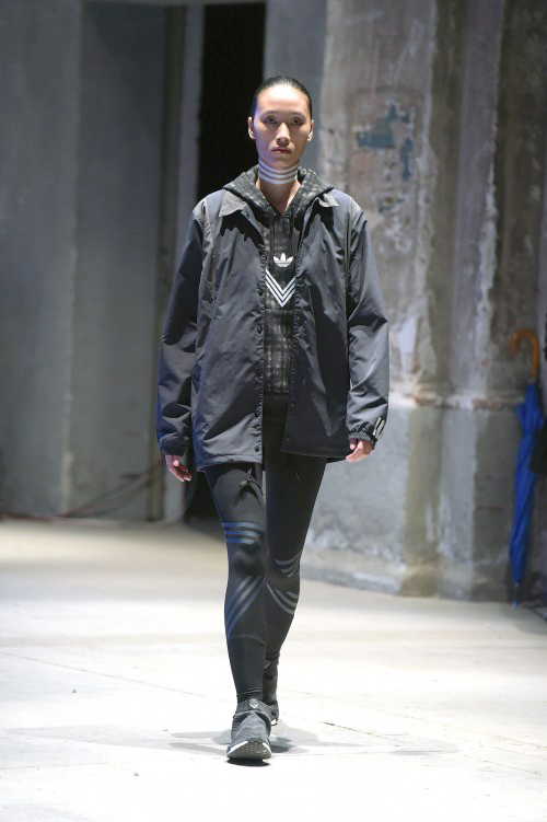 Trang Khiếu bất ngờ quot;trúngquot; show diễn lớn tại Milan - 1