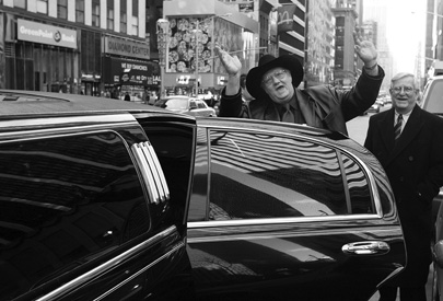 quot;Ước gì tôi xé tờ vé số chết tiệt trúng 300 triệu USDquot; - 2