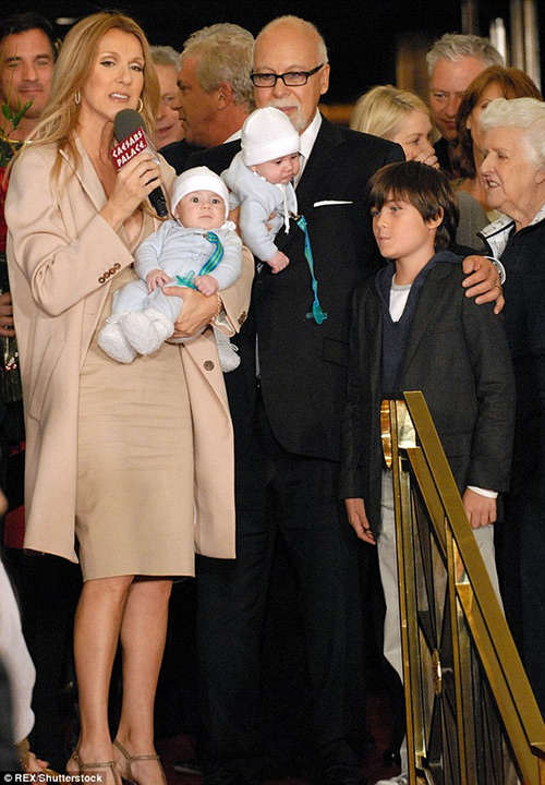 Angelina Jolie xuất hiện với dáng vẻ quot;siêu gầy gòquot; - 9