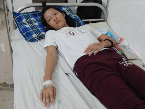 Thương người mẹ #039;lực bất tòng tâm#039; cứu con bị ung thư - 1