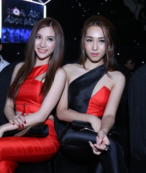 Vợ chồng Phạm Quỳnh Anh tháp tùng Sơn Tùng đi chấm thi - 8