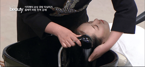 Gội và sấy đúng cách để tóc không bị xù bông - 1