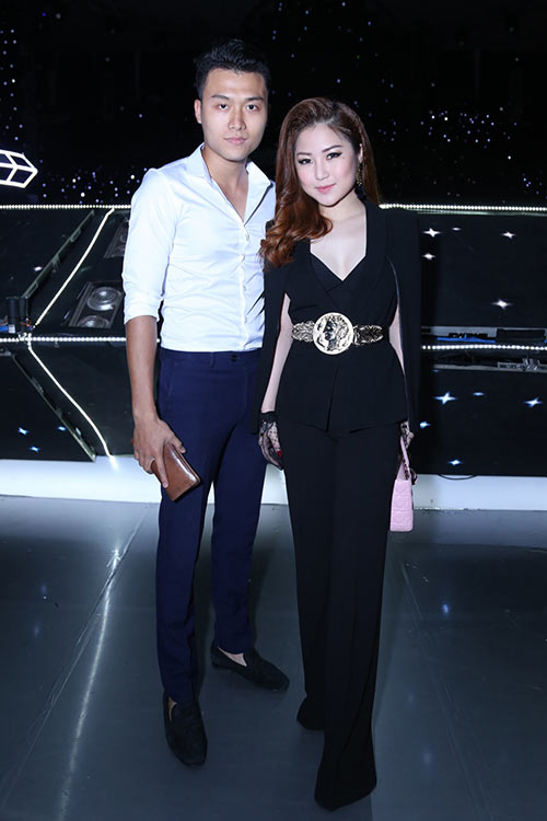 Hương Tràm được quot;trai lạquot; đưa đón đến The Remix - 7