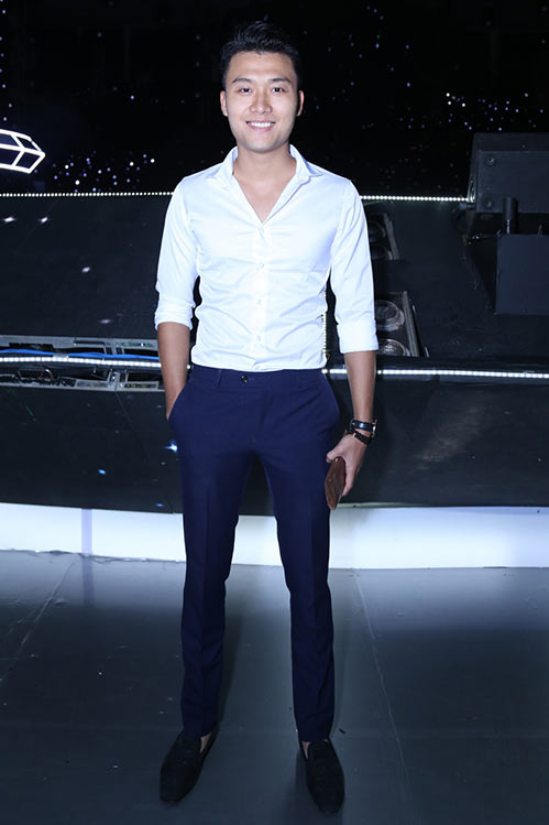 Hương Tràm được quot;trai lạquot; đưa đón đến The Remix - 4