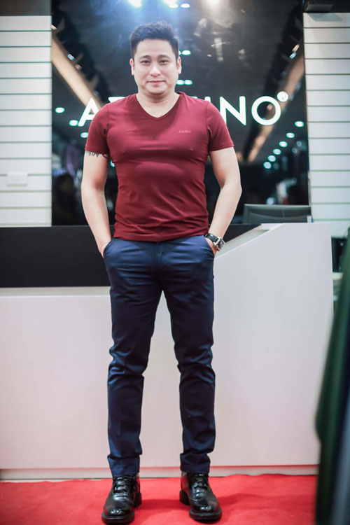 Vũ Ngọc Anh thân thiết chọn áo cho Minh Tiệp - 12