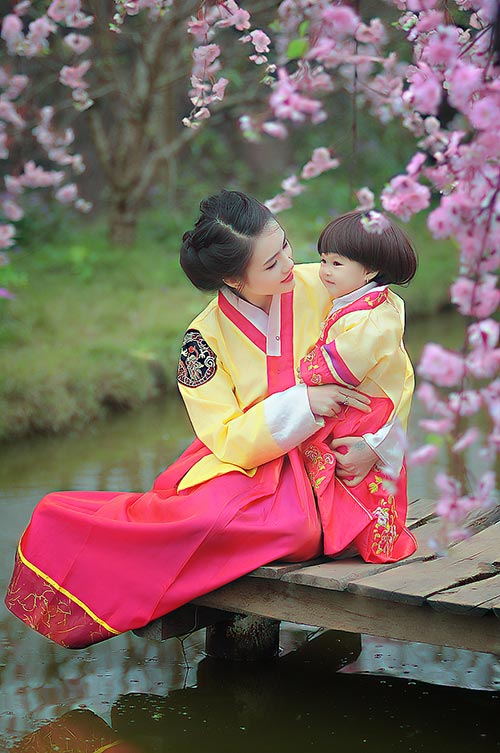 Em gái Công Vinh khoe con gái xinh như thiên thần ngày Tết - 10