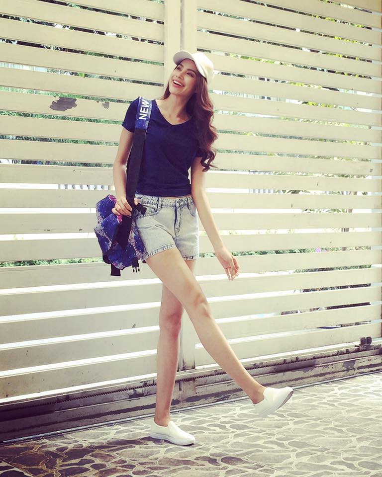 Diện giày thể thao chất như Hà Tăng, Phạm Hương - 9