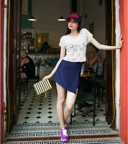 Diện giày thể thao chất như Hà Tăng, Phạm Hương - 17