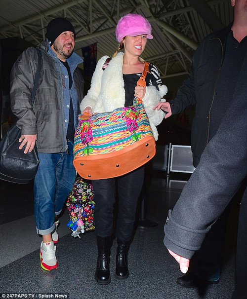 Liam Hemsworth - Miley Cyrus: Tình cũ không rủ cũng đến - 2