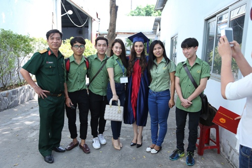 Hồ Quỳnh Hương trở thành giảng viên đại học - 7