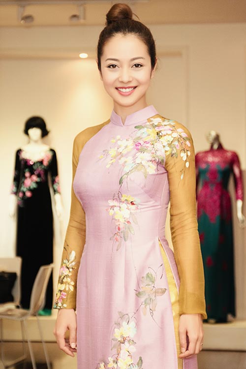 Jennifer Phạm đưa bạn nhảy Tây đi may áo dài - 5