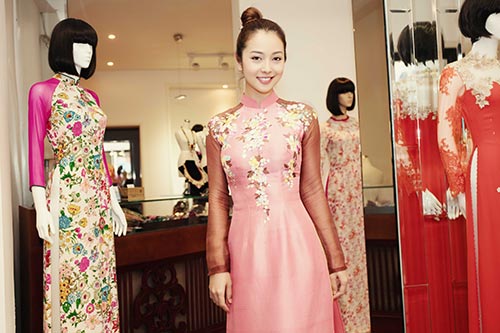 Jennifer Phạm đưa bạn nhảy Tây đi may áo dài - 1