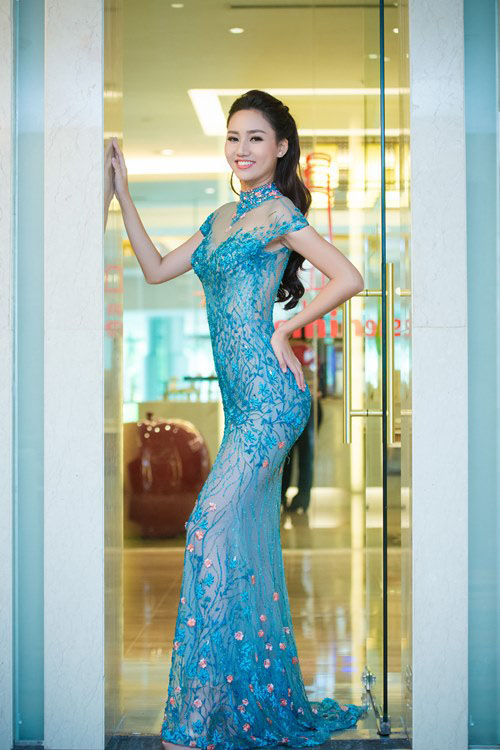 Ngắm mỹ nữ quot;siêu vòng 3quot; tiếp bước Phạm Hương - 9