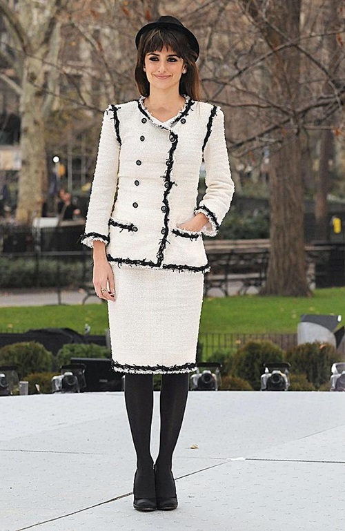 Quyền lực quot;ma thuậtquot; của những bộ suit Chanel - 20
