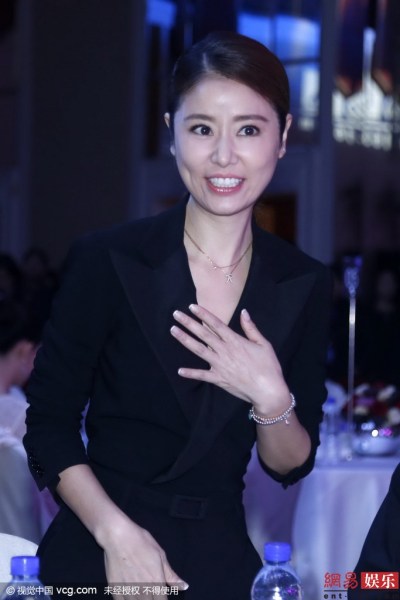Lâm Tâm Như trẻ trung như gái đôi mươi - 1