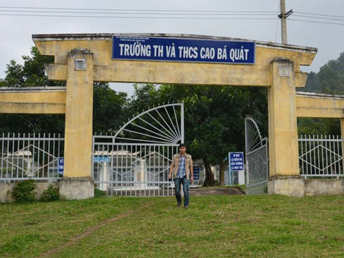 Khởi tố hiệu trưởng bớt xén tiền học sinh bán trú - 1