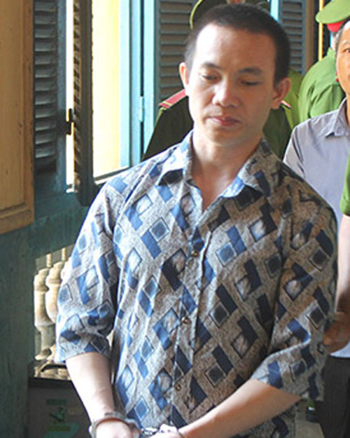 Cha sát hại mẹ, con 4 tuổi bơ vơ - 1