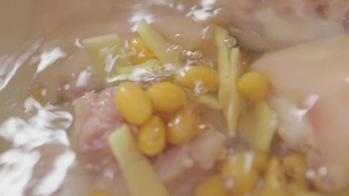 Móng giò hầm táo đỏ bổ dưỡng - 4