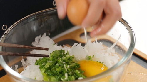 Thịt viên củ cải sốt tương cà - 4