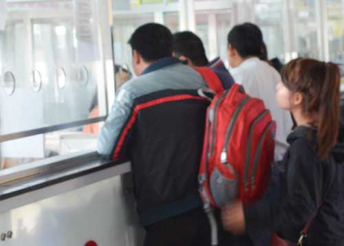 11 nhà xe Bến xe Miền Tây TP. HCM phụ thu giá vé Tết 40% - 2