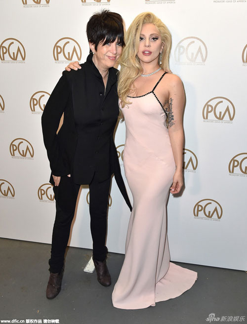Gương mặt quot;lạquot; của Kim Kardashian khiến fan giật mình - 7
