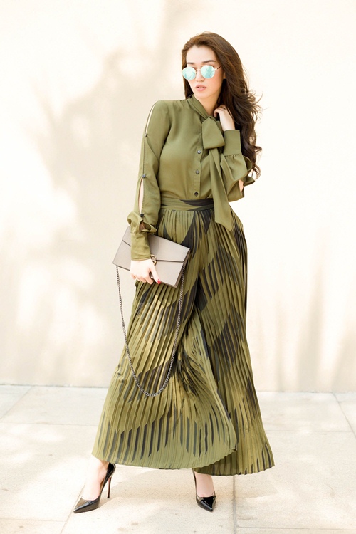 Phạm Hương, Thanh Hằng đi giày thể thao vẫn đẹp phát ghen - 9