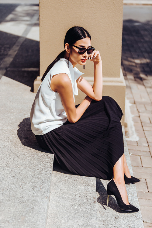 Phạm Hương, Thanh Hằng đi giày thể thao vẫn đẹp phát ghen - 19