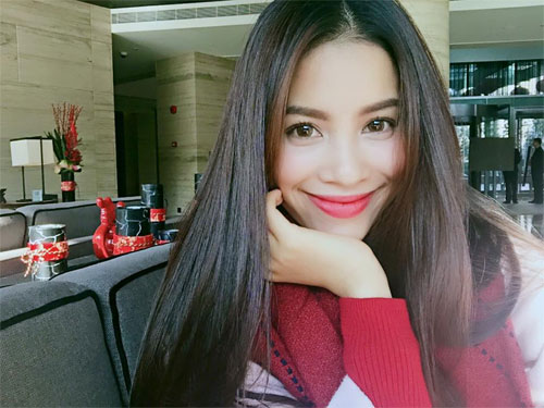 Hoa hậu Phạm Hương rạng rỡ vi vu ở Thượng Hải - 3