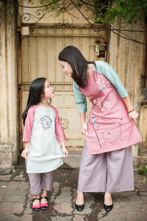 quot;Tan chảyquot; với bộ ảnh áo dài Tết ngọt ngào của mẹ và con gái - 12