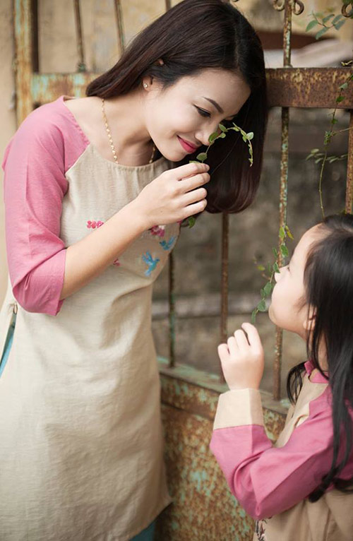 quot;Tan chảyquot; với bộ ảnh áo dài Tết ngọt ngào của mẹ và con gái - 11