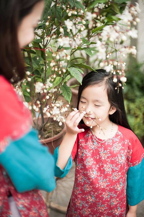 quot;Tan chảyquot; với bộ ảnh áo dài Tết ngọt ngào của mẹ và con gái - 16