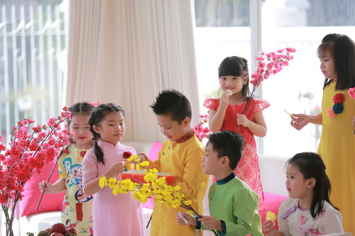 Thủy Tiên lần đầu khoe mẹ trong biệt thự triệu đô - 4