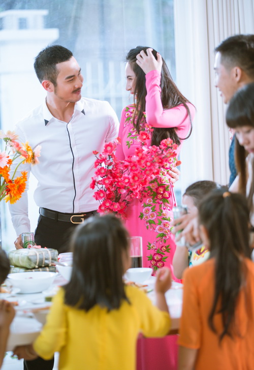 Thủy Tiên lần đầu khoe mẹ trong biệt thự triệu đô - 2