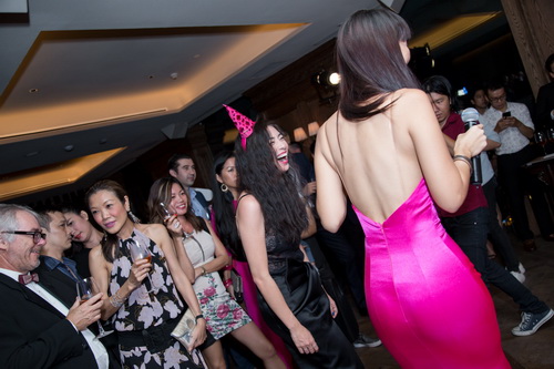 Ngô Thanh Vân gợi cảm quot;quậy tưngquot; bên Hà Anh - 7