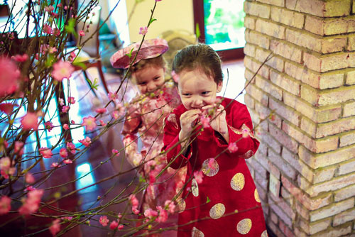 Tôm - Tép nhà Hồng Nhung xinh xắn diện áo dài Đức Hùng - 4