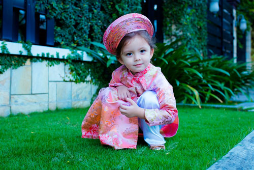 Tôm - Tép nhà Hồng Nhung xinh xắn diện áo dài Đức Hùng - 12