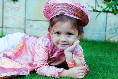 Tôm - Tép nhà Hồng Nhung xinh xắn diện áo dài Đức Hùng - 16