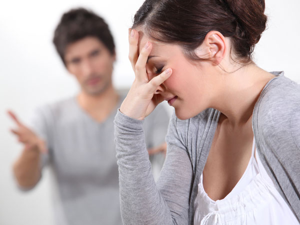 Vì sao vợ chồng hay cãi nhau vẫn không thể ly hôn? - 1